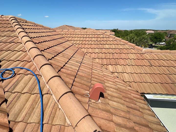 Roof Cleaning Central Florida